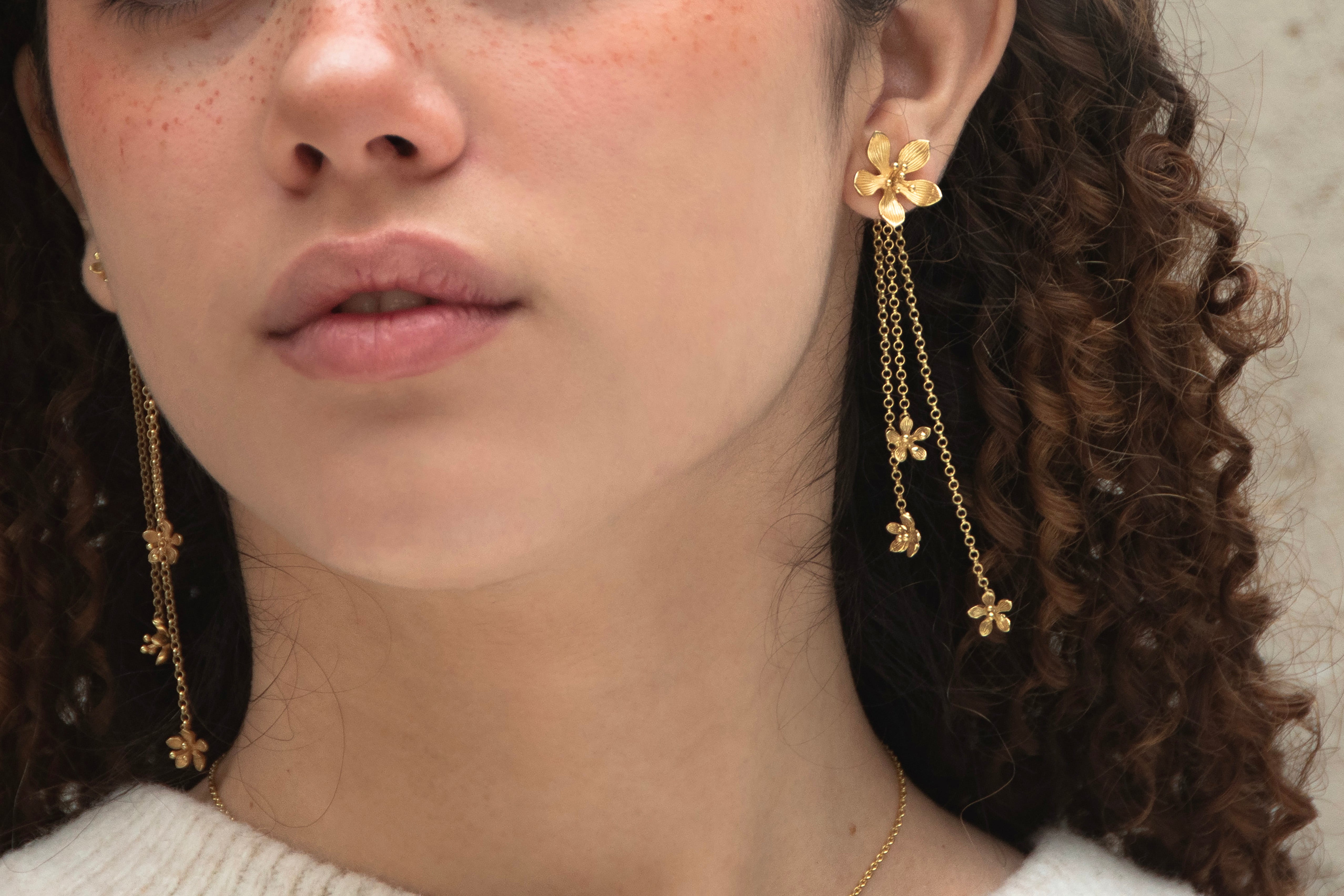 Medium Flora Earring
