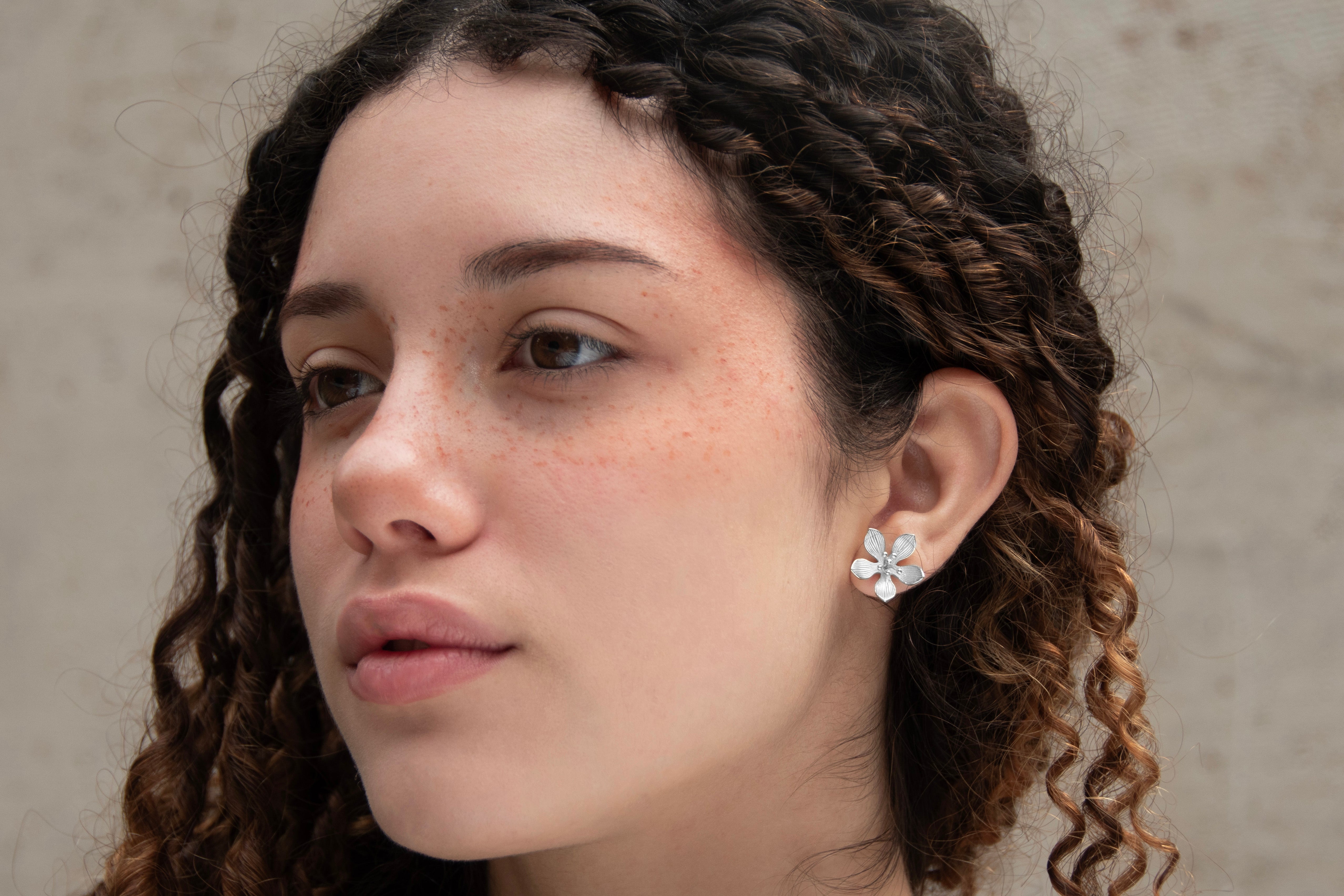 Medium Flora Earring