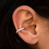 Puño de oreja Enya